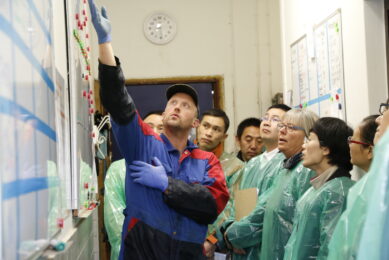 Chinese delegates visit dairy farm