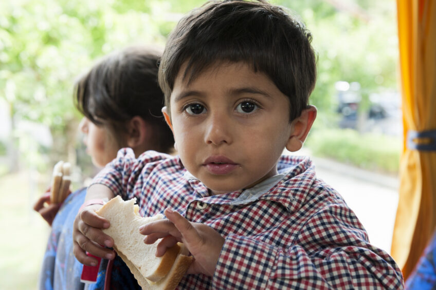 EU provides free milk for Syrian refugee children