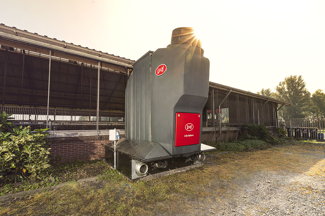 The Lely Sphere system separates manure and urine, converts nitrogen emissions, and creates 3 valuable types of fertiliser. Photo: Lely