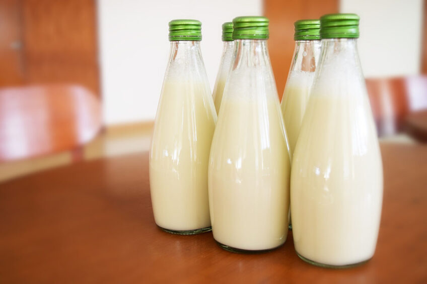 Aleksey Kobylin, Agricultural Minister of Chelyabinsk Oblast said during a press conference on 31 March, that the packaging of dairy products in glass bottles is not the best idea. Photo: Pixabay