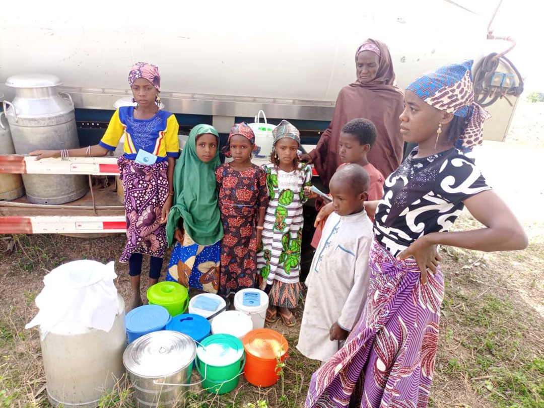 The local farmers often bring the milk to the collection centres in containers not designed for milk. Photo: Snorri Sigurdsson