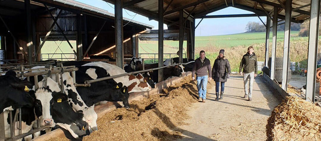 (L-R) Mario Frese, farmer; Corinna Weinmiller, sustainability manager at Nestlé Germany; and Markus Frank from Nürtingen University – HfWU. Photo: Nestlé