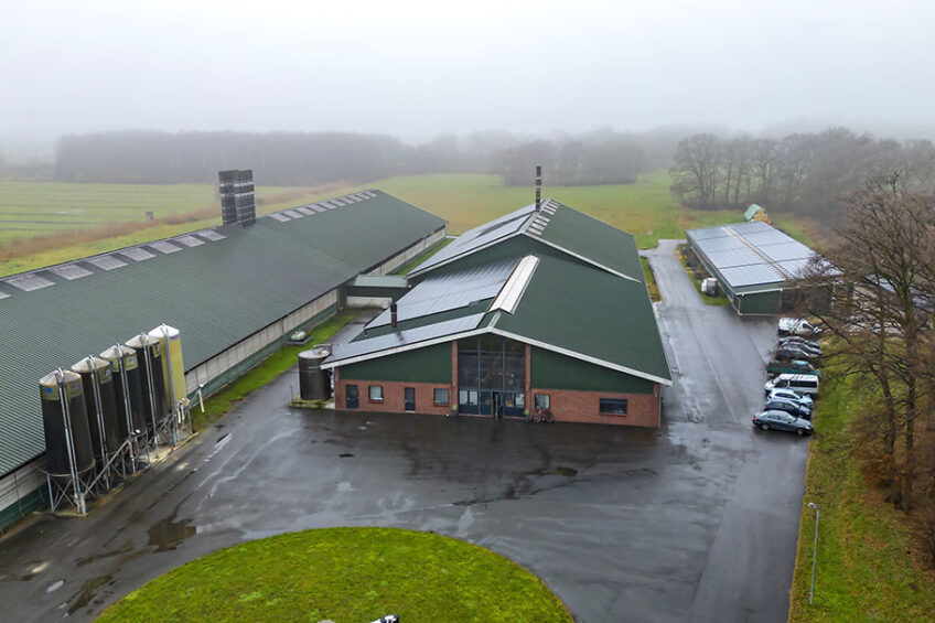 The look of the operation is picture perfect, with asphalt around the stables. Photos: Koos Groenewold