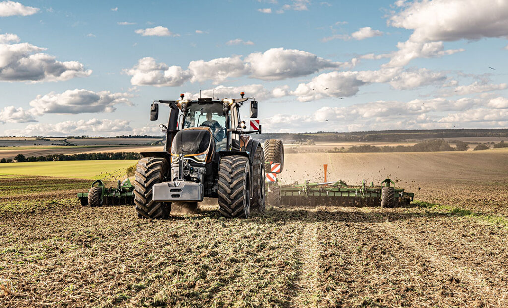 Steyr's hybrid tractor to debut at November's Agritechnica