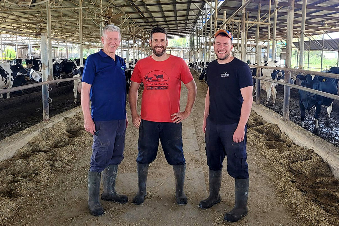 Yoel Strauss, centre, with dad Ariye, left, and brother Yackob on right.