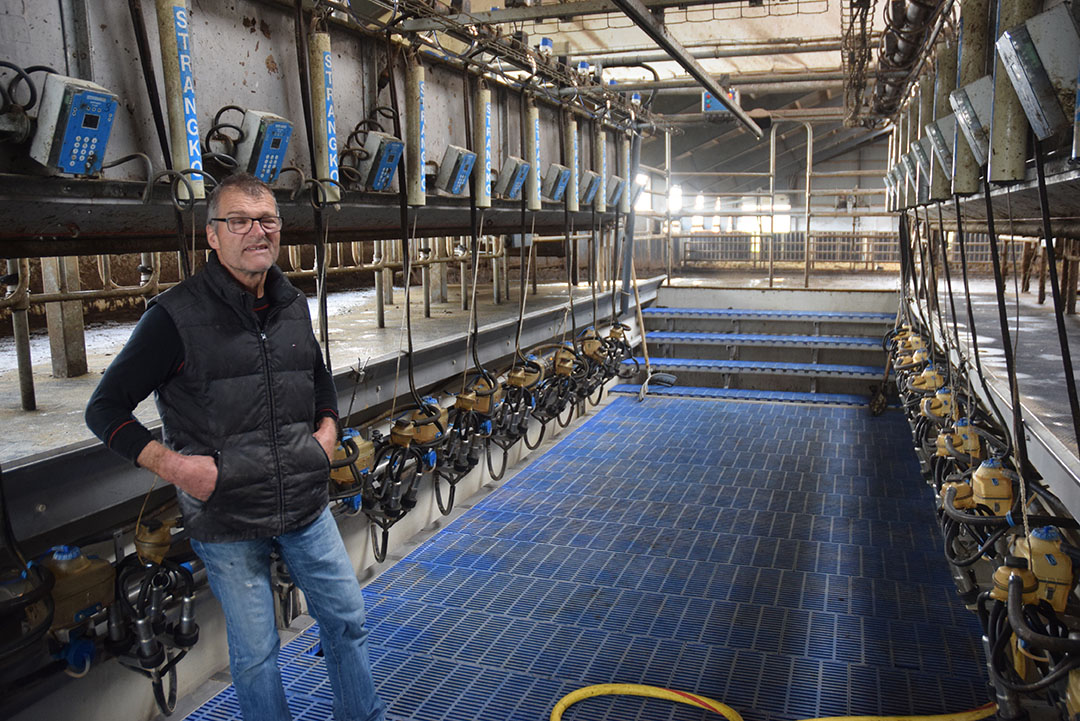 A Strangko brand milking parlour with 2 x 12 places is in operation at the farm.