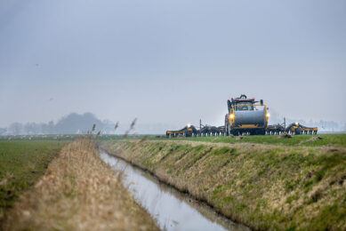 Manure liquid can be spread on the soil, or injecting the manure into the soil decreases odours.