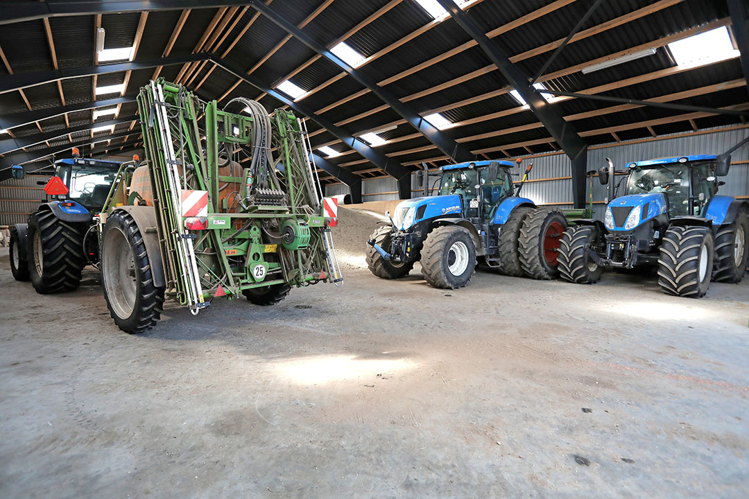 “We bought a new tractor last year, which was only seven years old. The other tractors are all around 20 years old. They can still do what I want – that's the most important thing – which is a lot of work for little money. And we do the maintenance ourselves,” says Jesper Olsen.