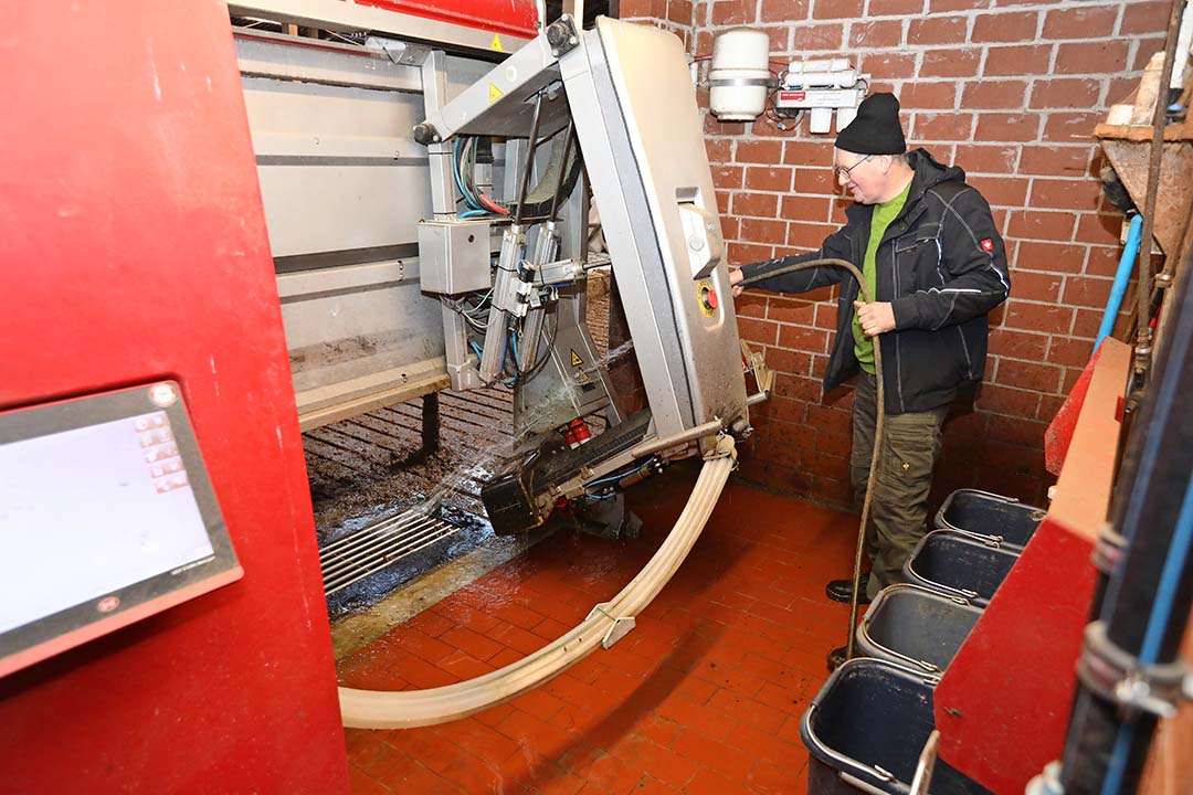 Ter Veen has brought two A4 milking robots from his old company and has invested in two new A5 robots at the new location.