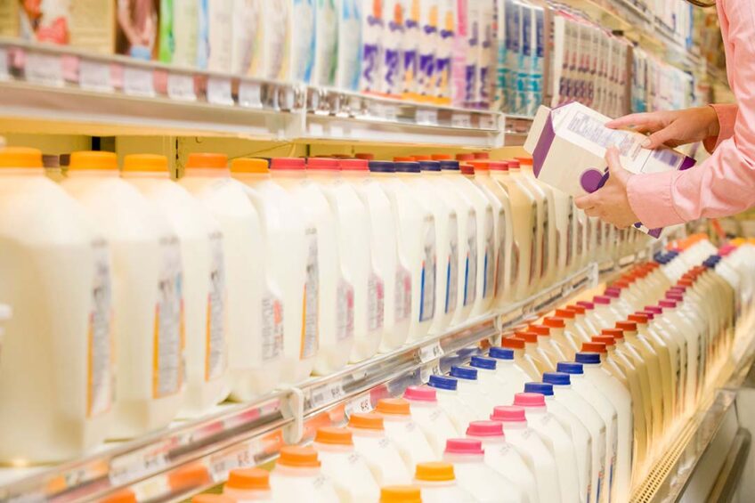 Tehran Chamber of Commerce recently reported that dairy consumption plummeted by 30% last year, reaching its lowest level in a decade, as retail prices on the key product jumped by 20% to 40%. Photo: Canva