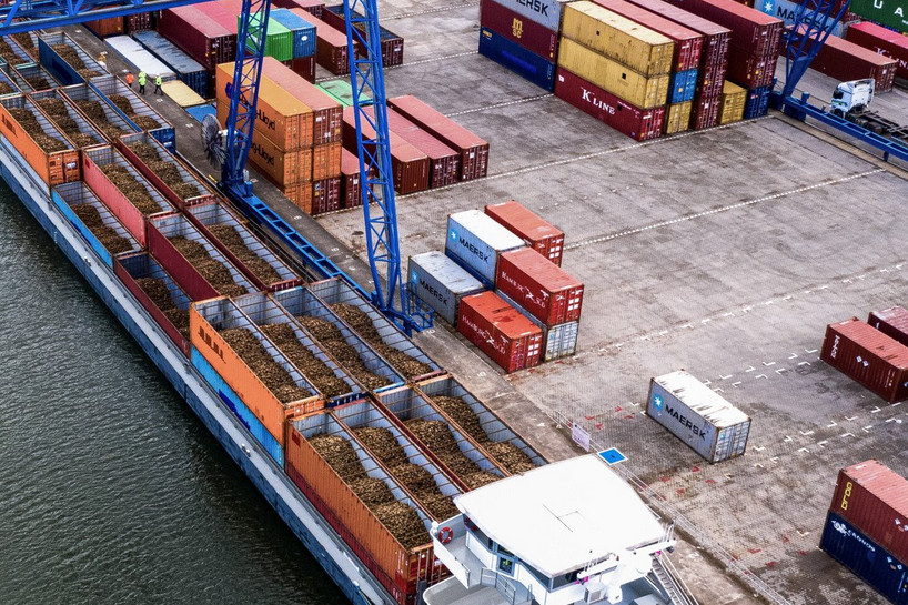 Following a meeting of European leaders – the first summit between the EU and the UK since Brexit in 2020 – it was agreed that the mutual export of agrifood products between the EU and the UK must occur again without certification, border controls or other red tape. Photo: Peter Roek